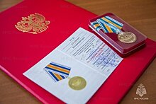 Брата и сестру из Кирово-Чепецка наградили медалями за спасание тонувшего 10-летнего мальчика
