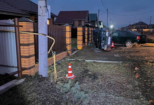 Под Омском 17-летний водитель снес газовую трубу