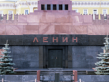 В России сняли ролик о «выносе ели из мавзолея»