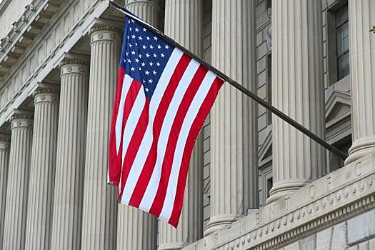 Сенаторы США планируют ужесточить процедуру снятия санкций с России