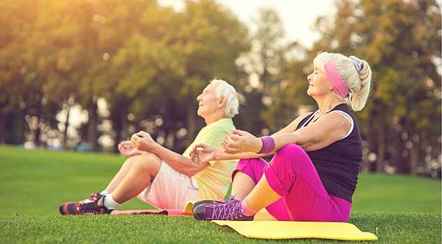 Время жить: как йога способствует долголетию
