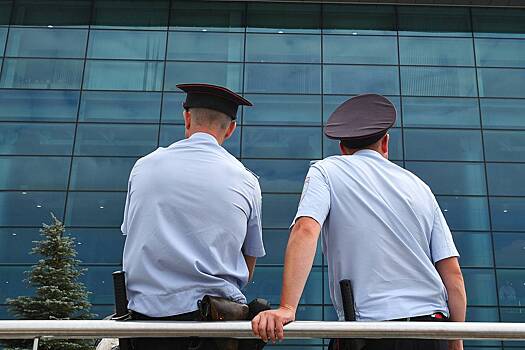 Сбежавшего от следователей бывшего вице-губернатора нашли в российском аэропорту