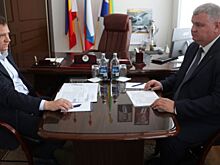 Юрий Слюсарь поручил решить проблему дефицита воды в Азовском районе