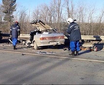 Извлекали гидравликой: на трассе М5 произошло лобовое столкновение