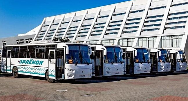 Автопарк «Орленка» пополнился 25 новыми автобусами для перевозки детей