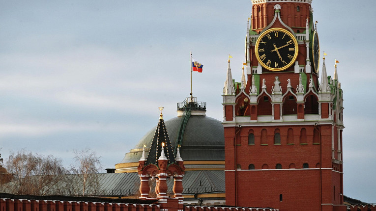 В Кремле высказались о дате переговоров Путина и Макрона