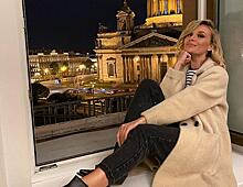 Полина Гагарина оголила грудь в изысканном платье от Dior