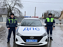 Сотрудники Госавтоинспекции Тульской области приходят на помощь участникам дорожного движения в условиях непогоды