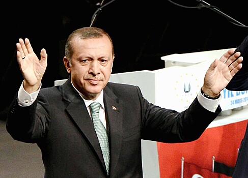 Эрдоган анонсировал строительство огромного авианосца