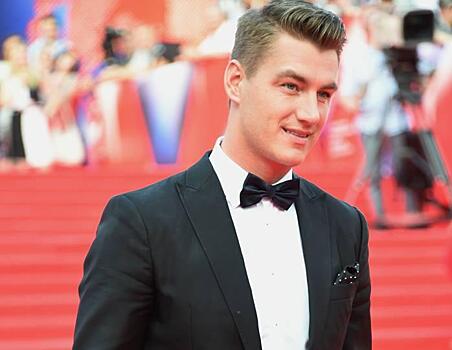 Воробьев вслед за Лазаревым продемонстрировал свой торс