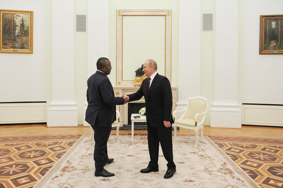 Путин провел переговоры с президентом Гвинеи-Бисау