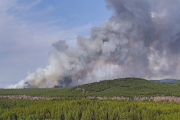 На севере Бурятии пожар охватил почти тысячу гектаров леса