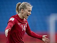 Норвежская футболистка объяснила свой внезапный уход с поля сразу после исполнения гимна