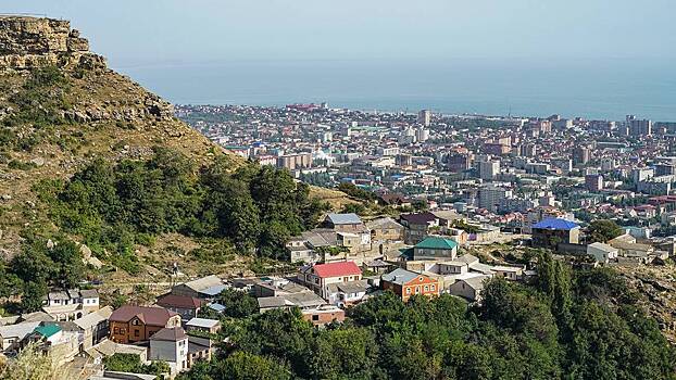 Река Самур вышла из берегов и сносит все на своем пути в Дагестане