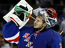 «Рейнджерс» уступили «Торонто» в НХЛ, у Шестёркина 14 сейвов