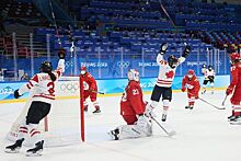 Хоккеистки женских сборных России и Канады вышли играть в масках на Олимпиаде в Пекине