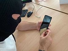 В Курской области девушка перевела 400 тысяч рублей, «спасая» счета отца