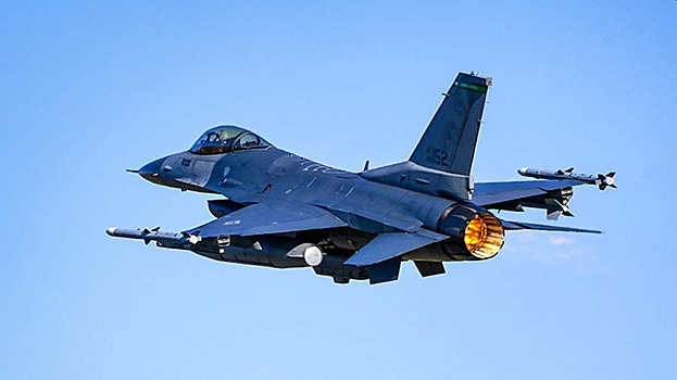 СМИ: Польша не передаст Украине свои истребители F-16
