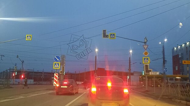 Водители указали дорожникам на неисправный светофор в Терновке