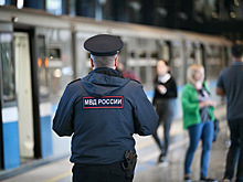 Пьяный москвич пригрозил работнику метро пистолетом и потребовал пропустить бесплатно