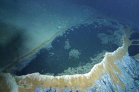 В США обнаружили загадочное «озеро смерти»