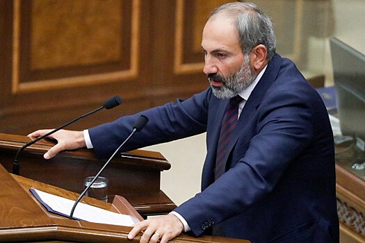 Политолог: Пашинян заигрывает с народом, преследуя бывших лидеров Армении