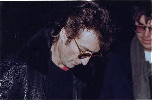 Очки джона Леннона продали за баснословные деньги
