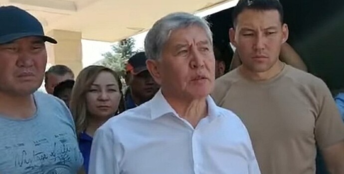 Экс-президента Киргизии Атамбаева оставили под стражей до 26 октября