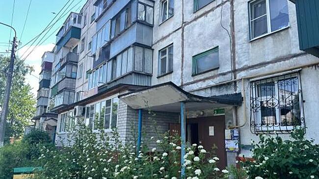 Администрацию города Дмитриева обязали найти управляющую компанию для 13 домов