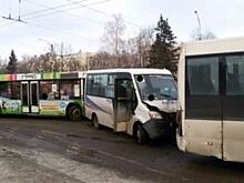 В тройном ДТП автобусов у воронежского политеха пострадали четыре пассажира