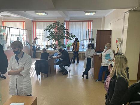 Как пожилые жители Владивостока относятся к обязательной вакцинации граждан 60+?