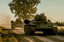 Российским военным в Сирии показали танки в кино