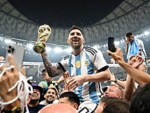 Кэтрин Зета-Джонс о Месси: «Болею за «ПСЖ» и люблю Лео. У меня по всему дому плакаты, муж не против»