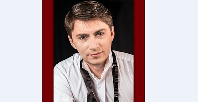 Солист Свердловского театра музкомедии Владимир Фомин получил звание Заслуженного артиста РФ