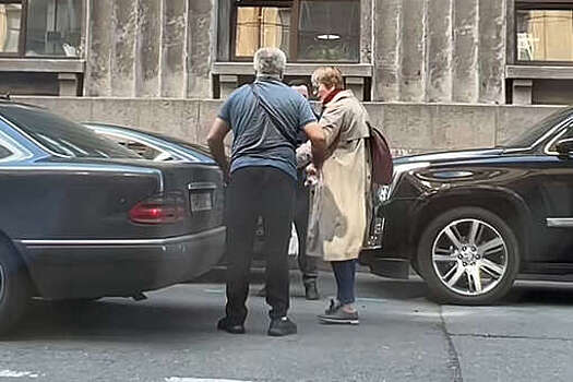 Появилось видео, как таксист разводит петербурженку на 4 тыс. рублей