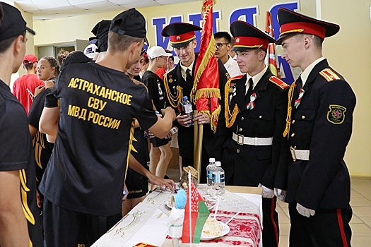 В "Орленке" кадеты и суворовцы отметили День Союзного государства