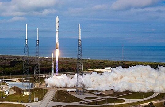 США запустили ракету Atlas с военным спутником