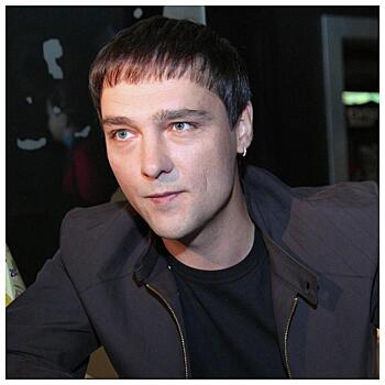 В сети обсуждают скандальные выходки фанатов на похоронах Юрия Шатунова