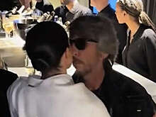 Герцогиня Меган Маркл задела носом дизайнера Пиччоли во время поцелуя