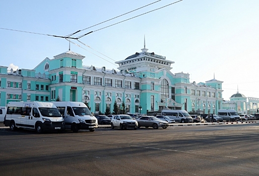 В Омске в воскресенье перекроют движение на Привокзальной площади