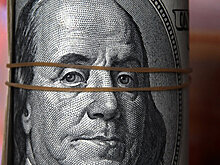 Доллар укрепляется после выхода статистики по США