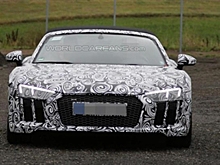 Новая Audi R8 Spyder попала в объективы фотошпионов