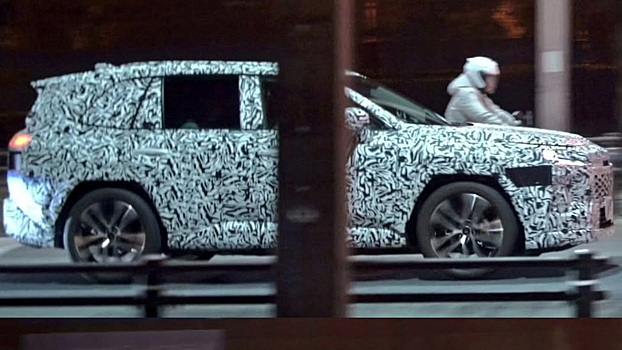 Новейший Toyota RAV4 в серийном кузове: фото из Японии