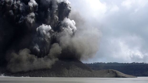 Власти Вануату полностью эвакуируют население острова Оба из-за вулкана