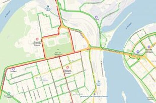 Крупная пробка образовалась из-за ДТП на Глазковском мосту в Иркутске