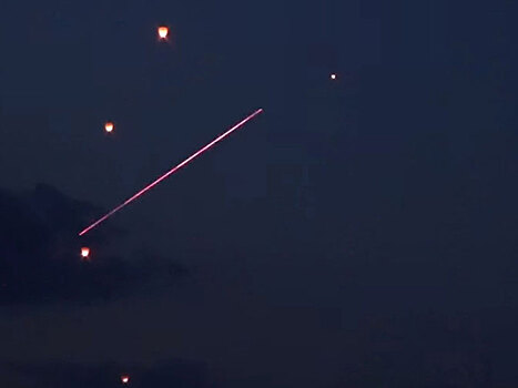 Киевские палачи обстреляли фонарики, запущенные в небо в память о погибших детях Донбасса: видео