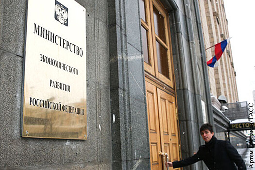 Минфин купит валюту на полтриллиона рублей