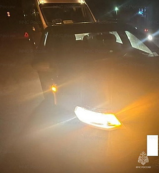 Два пешехода попали под колеса машин в воскресенье