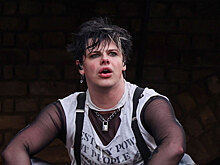 YUNGBLUD сделал кавер на хит KISS «I Was Made For Lovin' You» для «Каскадеров»