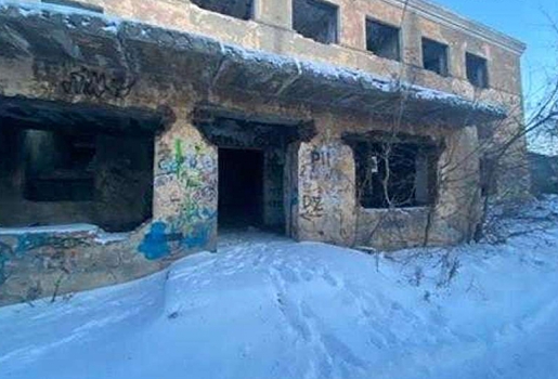 В Омске за 20 млн продают заброшенный корпус детской психиатрической больницы с интерьером фильма ужасов